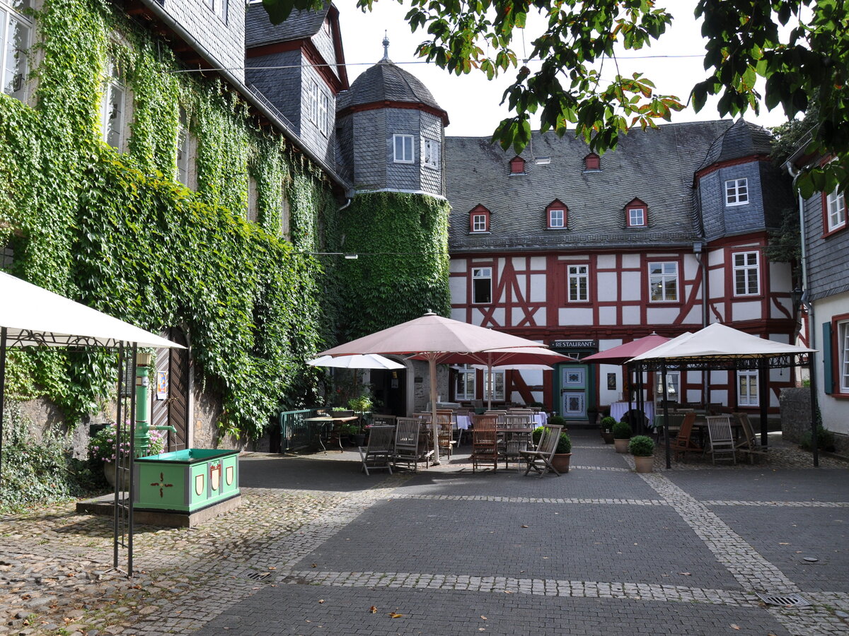 [Translate to Französisch:] Hof der hohen Schule Herborn