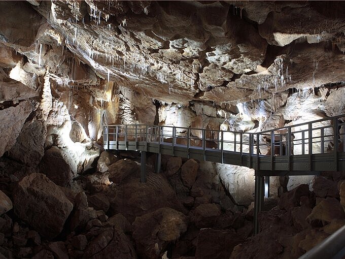 [Translate to Englisch:] Tropfsteinhöhle Breitscheid