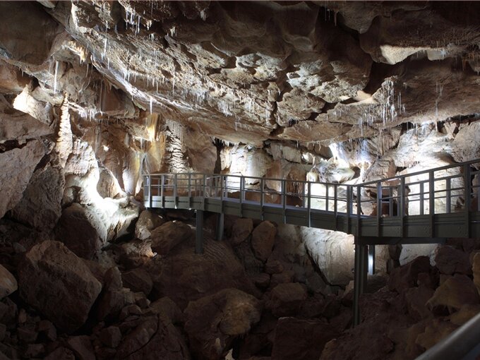 [Translate to Englisch:] Tropfsteinhöhle Breitscheid